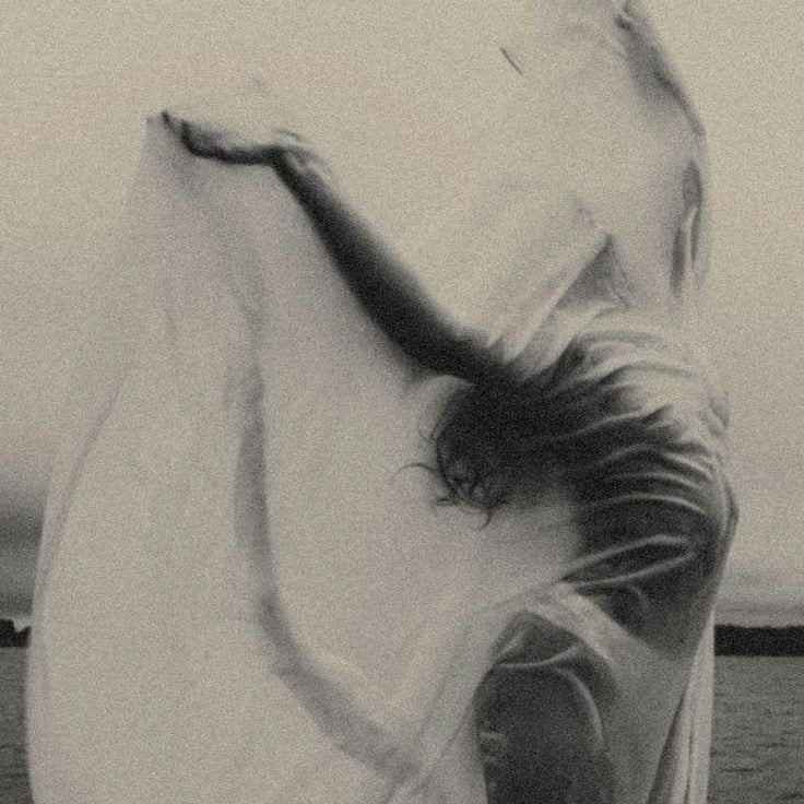 FEMALE ENERGY — A QUIET, GROUNDED POWER