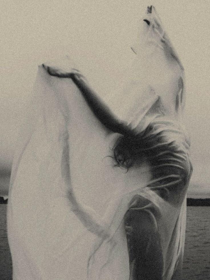 FEMALE ENERGY — A QUIET, GROUNDED POWER